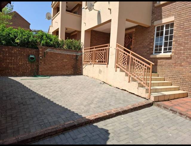 2 BEDROOM PROPERTY TO RENT IN MOOIKLOOF RIDGE ESTATE